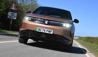 Vauxhall Grandland - front, full width